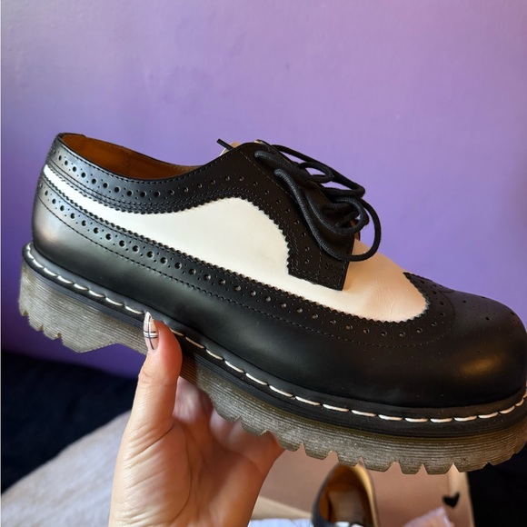 Dr. Martens 3989 Brogue Shoe BEX 34 F WT
